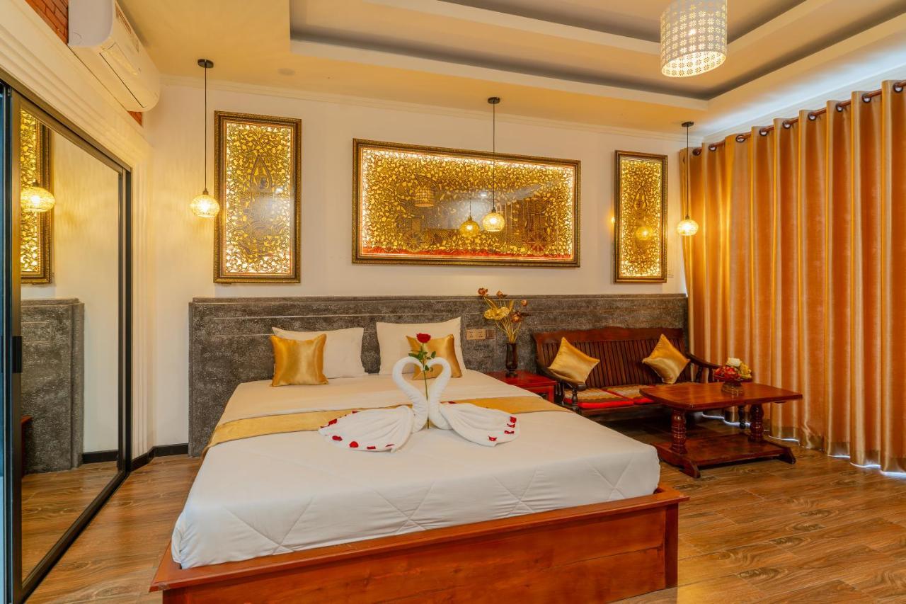 Villa Angkor Rithy Boutique Team