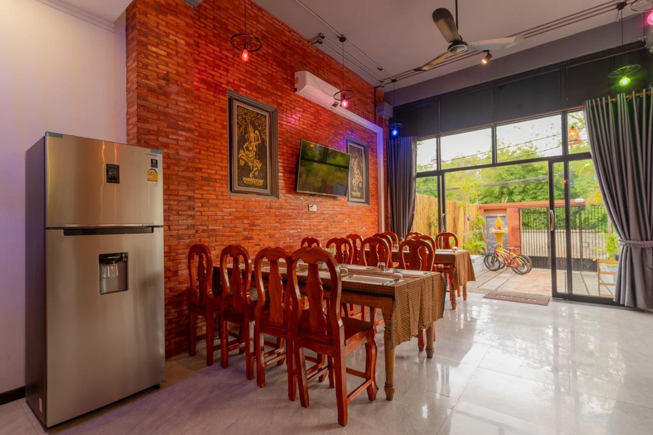 Angkor Rithy Boutique Team Siem Reap