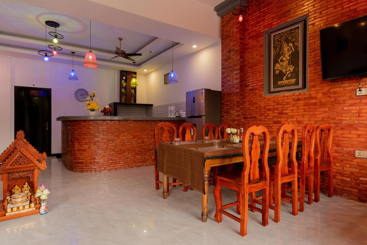 Angkor Rithy Boutique Team Siem Reap