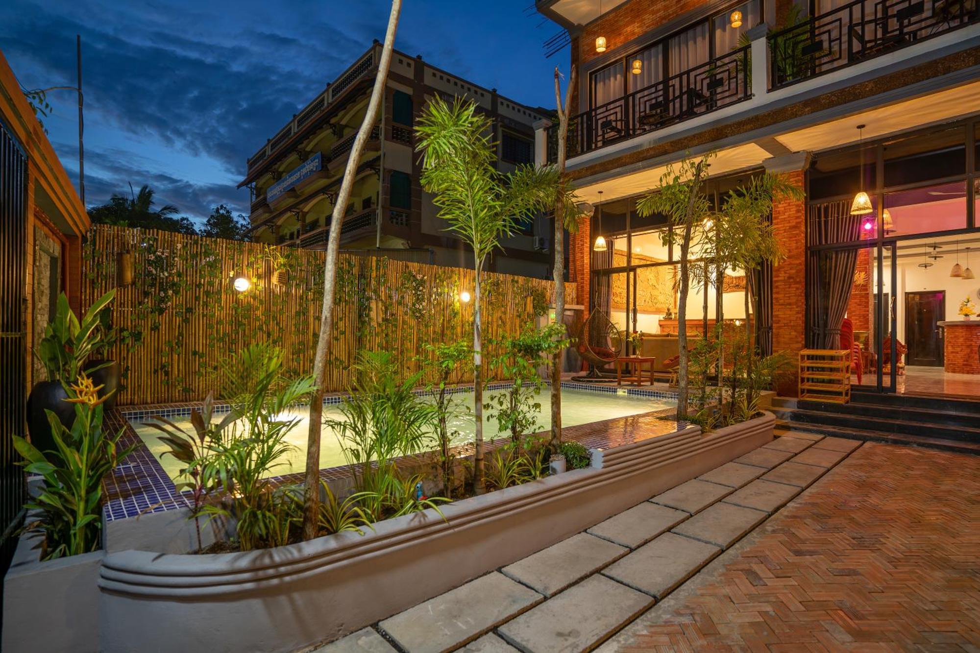 Angkor Rithy Boutique Team Siem Reap